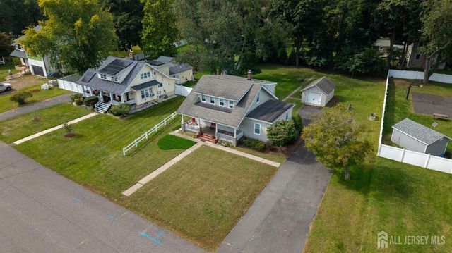 325 Dorn Avenue, Middlesex, NJ 08846