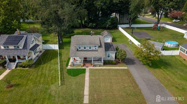 325 Dorn Avenue, Middlesex, NJ 08846