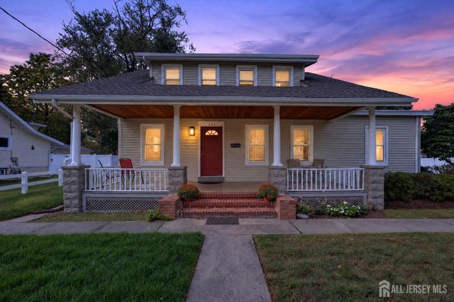 325 Dorn Avenue, Middlesex, NJ 08846