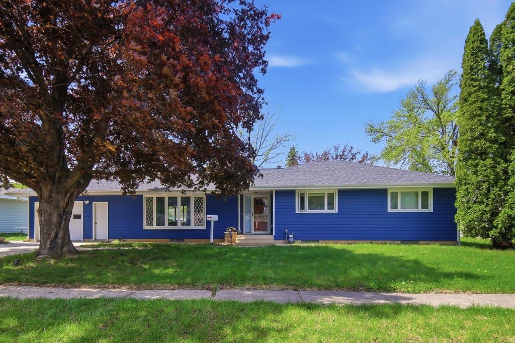 105 21st Street NW, Austin, MN 55912