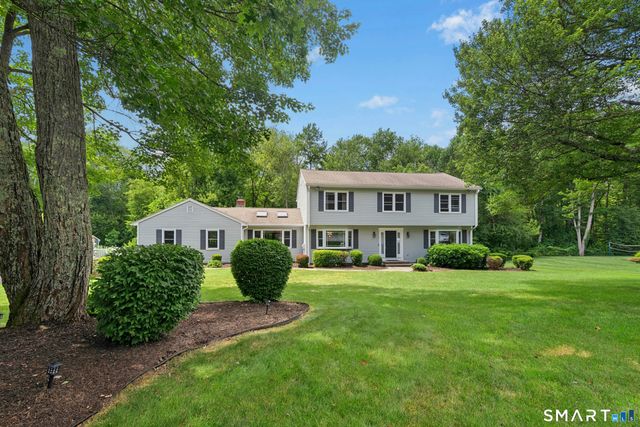 33 Shawnee Lane, Monroe, CT 06468