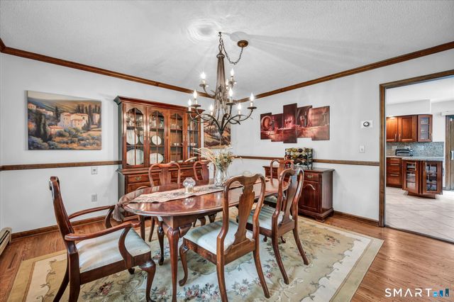33 Shawnee Lane, Monroe, CT 06468