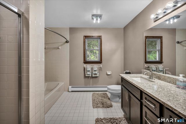 33 Shawnee Lane, Monroe, CT 06468