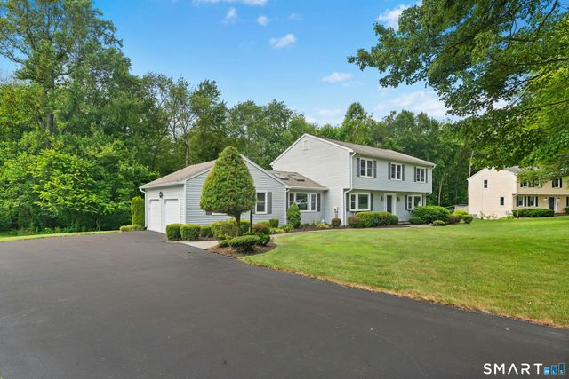 33 Shawnee Lane, Monroe, CT 06468
