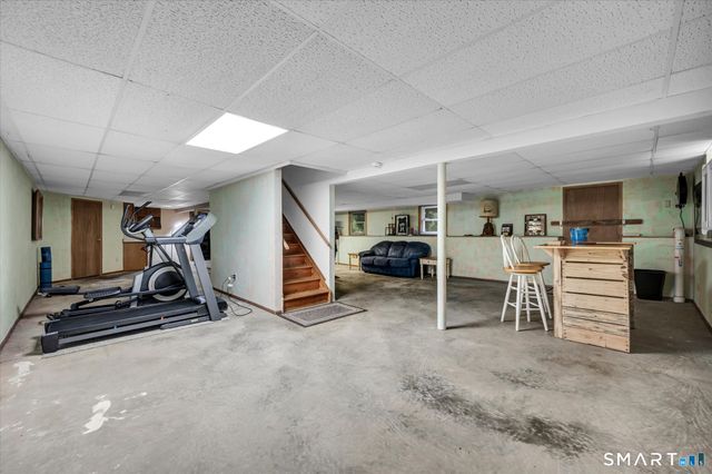33 Shawnee Lane, Monroe, CT 06468