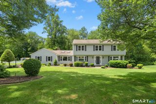 33 Shawnee Lane, Monroe, CT 06468