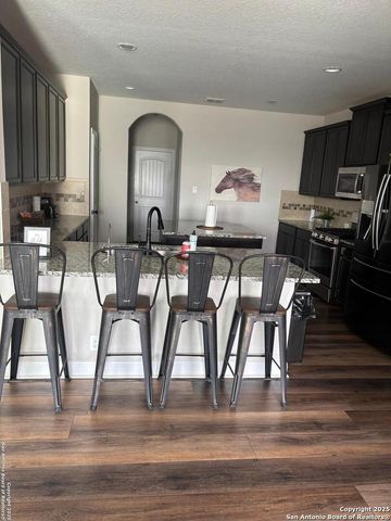 21943 Akin Byu, San Antonio, TX 78261