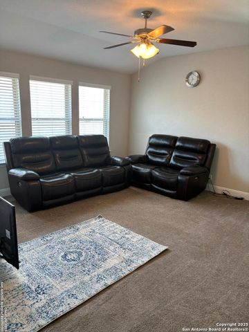 21943 Akin Byu, San Antonio, TX 78261