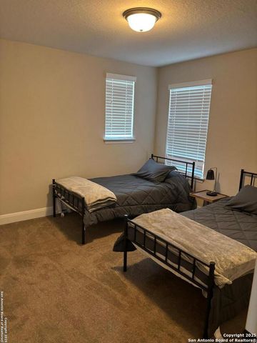 21943 Akin Byu, San Antonio, TX 78261