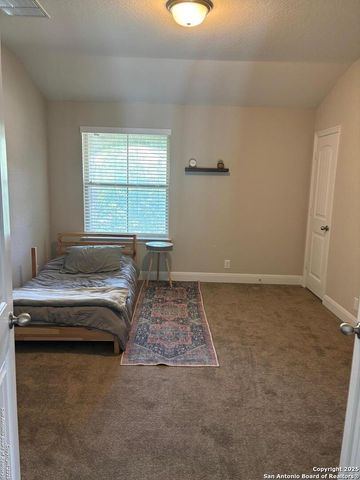 21943 Akin Byu, San Antonio, TX 78261