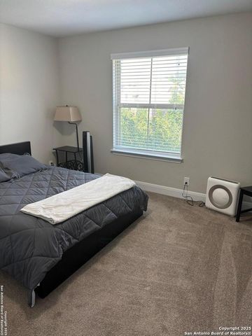 21943 Akin Byu, San Antonio, TX 78261