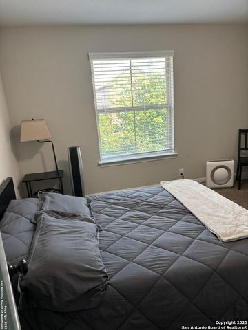 21943 Akin Byu, San Antonio, TX 78261