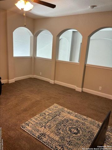 21943 Akin Byu, San Antonio, TX 78261