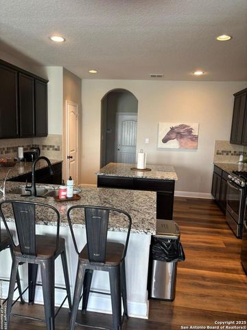 21943 Akin Byu, San Antonio, TX 78261