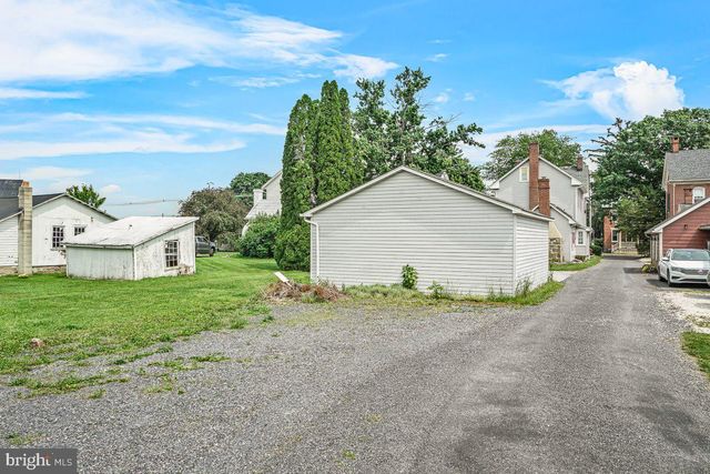 201 E MAIN ST, Fairfield, PA 17320