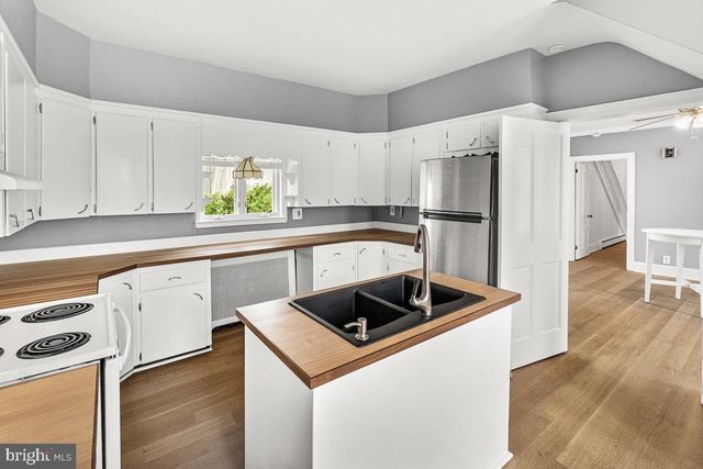 201 E MAIN ST, Fairfield, PA 17320