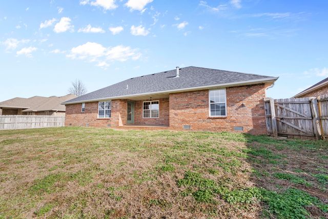 3957 N Springlawn Avenue, Springfield, MO 65803