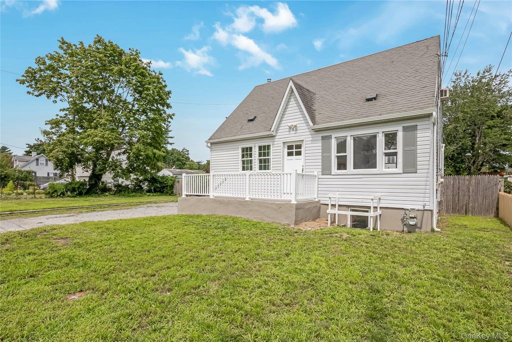 239 Ocean Avenue, Brentwood, NY 11717 — photo 2