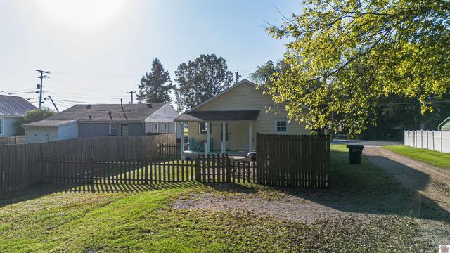 1629 Clark St, Paducah, KY 42001