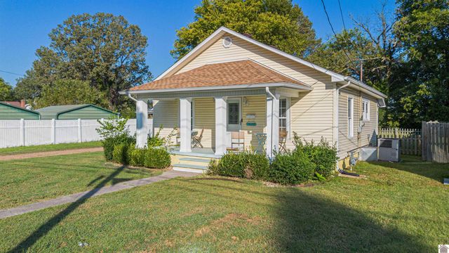 1629 Clark St, Paducah, KY 42001