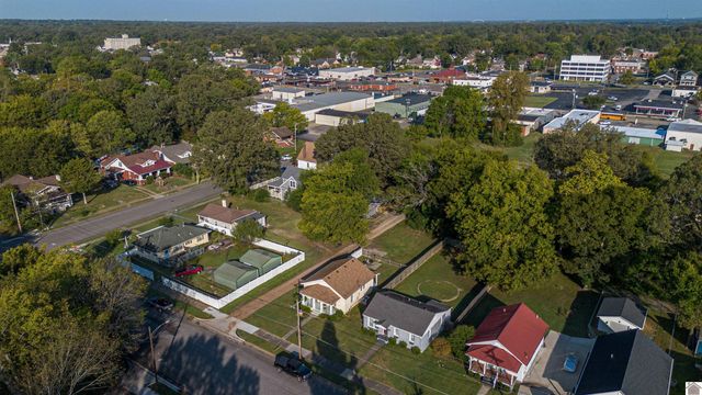 1629 Clark St, Paducah, KY 42001