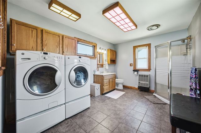 132 Church Street, Fairfax, IA 52228