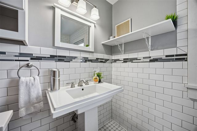 132 Church Street, Fairfax, IA 52228