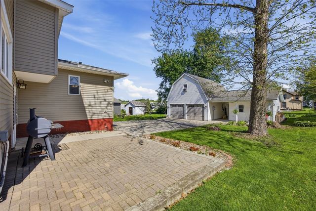 132 Church Street, Fairfax, IA 52228