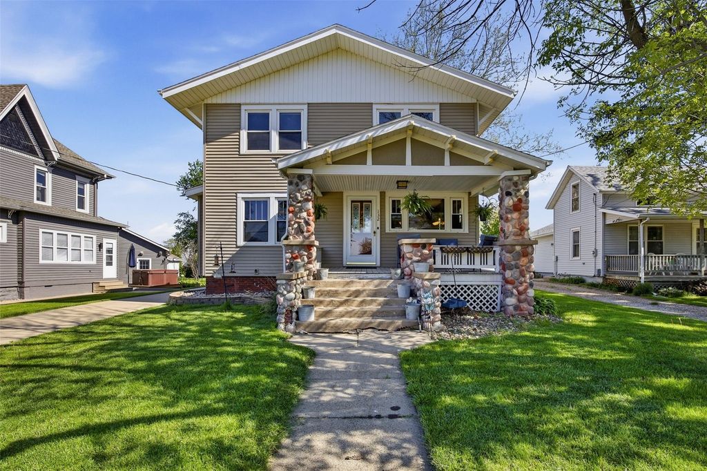 132 Church Street, Fairfax, IA 52228