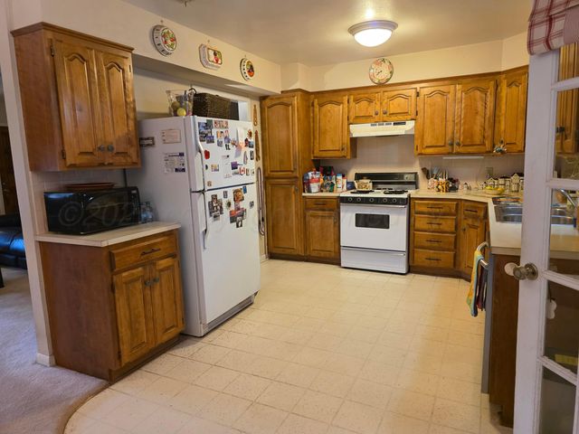 600 Avenue K SE, Childress, TX 79201