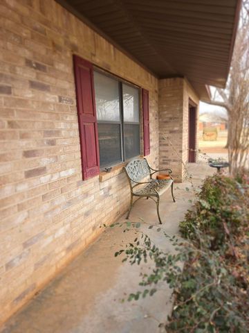 600 Avenue K SE, Childress, TX 79201