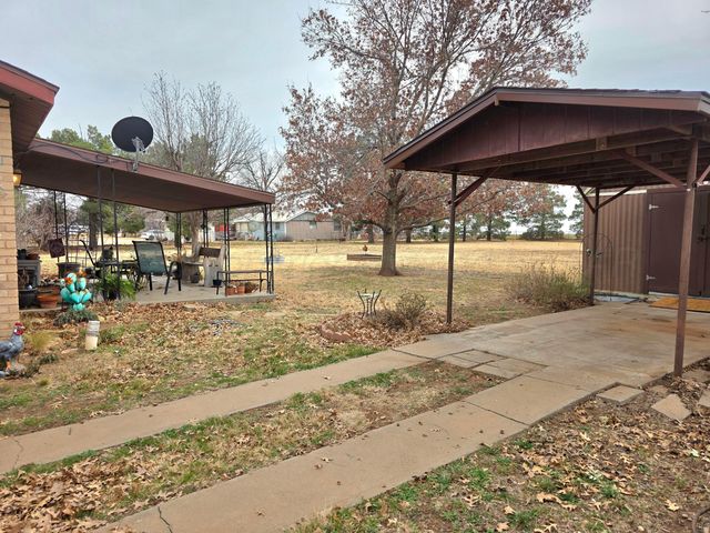 600 Avenue K SE, Childress, TX 79201