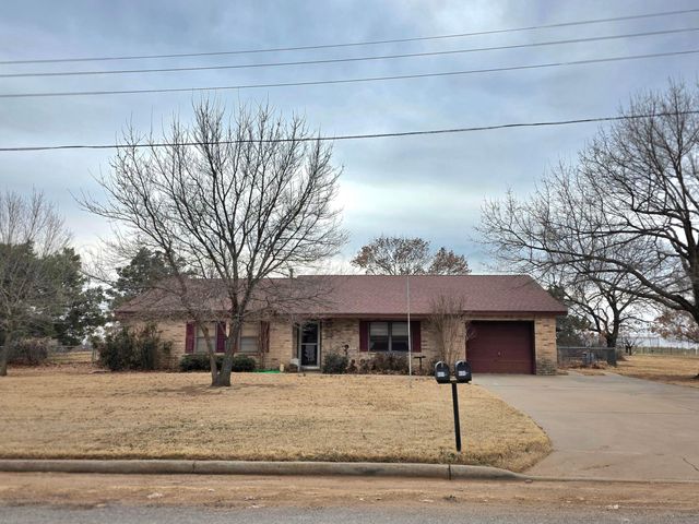 600 Avenue K SE, Childress, TX 79201