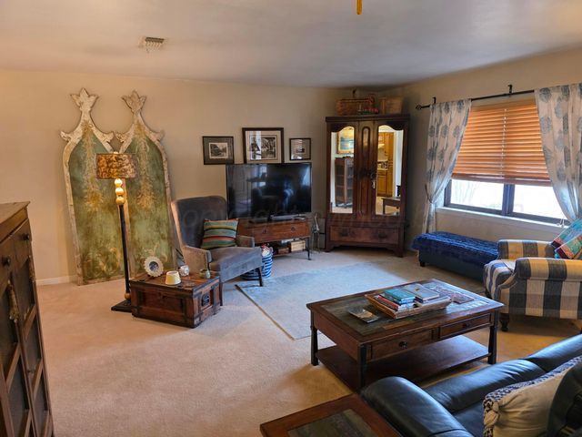 600 Avenue K SE, Childress, TX 79201