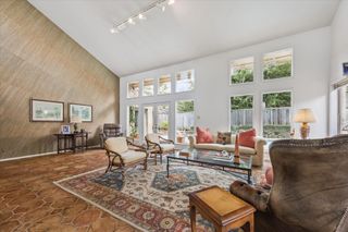 24 W Broad Oaks Drive, Houston, TX 77056