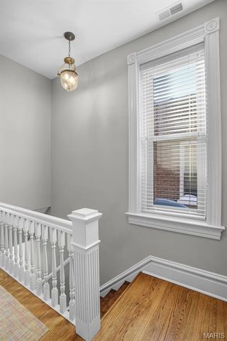 3865 McDonald Avenue, St Louis, MO 63116