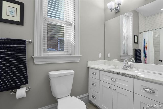 3865 McDonald Avenue, St Louis, MO 63116