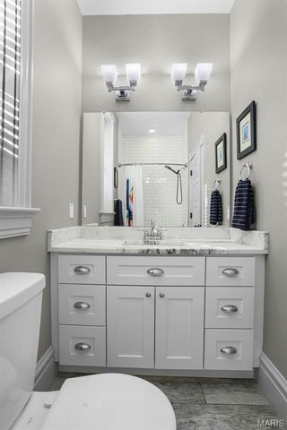 3865 McDonald Avenue, St Louis, MO 63116