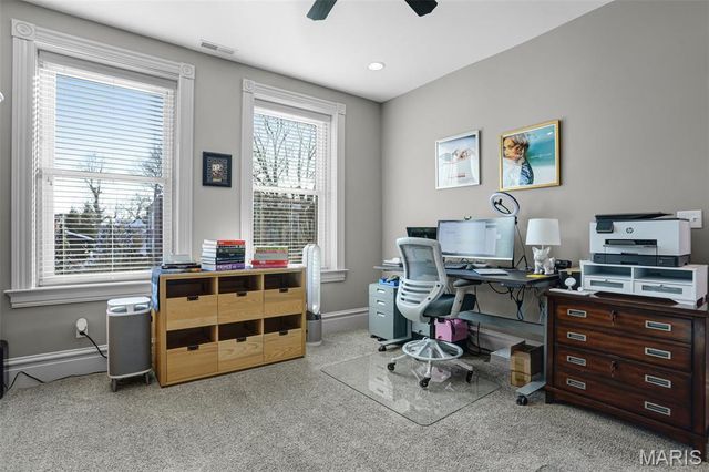 3865 McDonald Avenue, St Louis, MO 63116