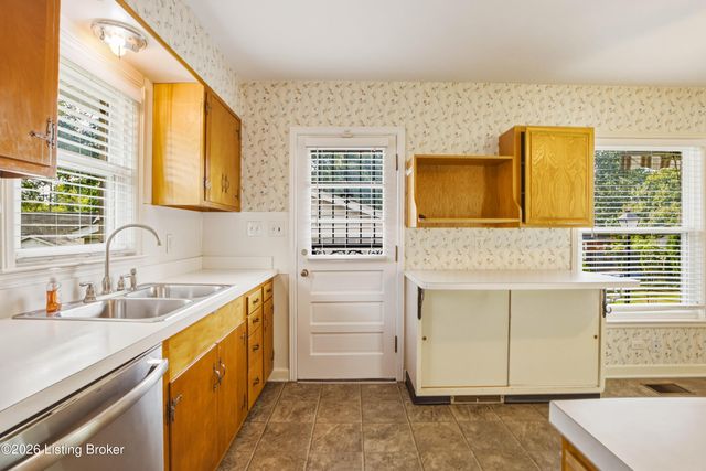 1614 Ehrler Dr, Louisville, KY 40213
