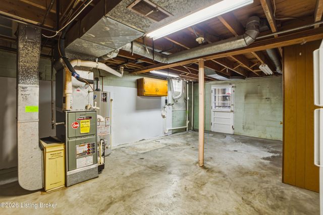 1614 Ehrler Dr, Louisville, KY 40213