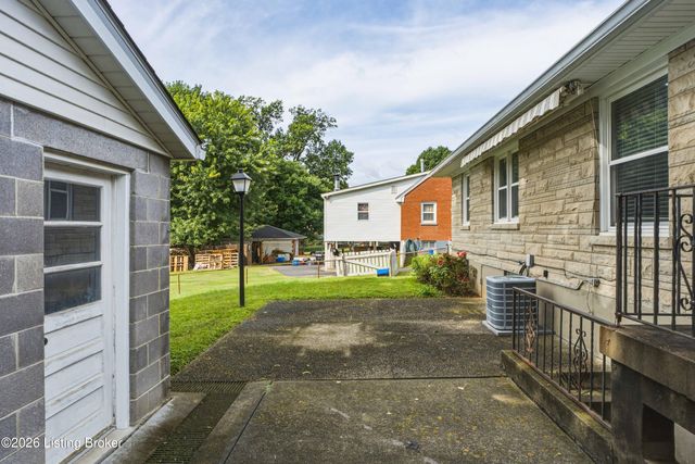 1614 Ehrler Dr, Louisville, KY 40213