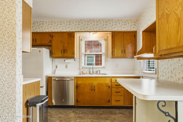 1614 Ehrler Dr, Louisville, KY 40213