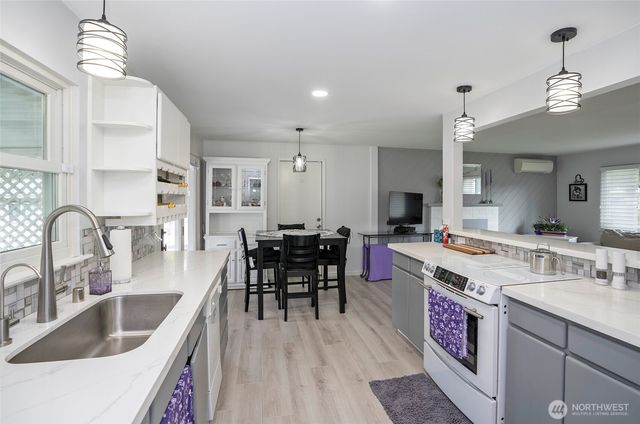 7614 47th Avenue E, Tacoma, WA 98443