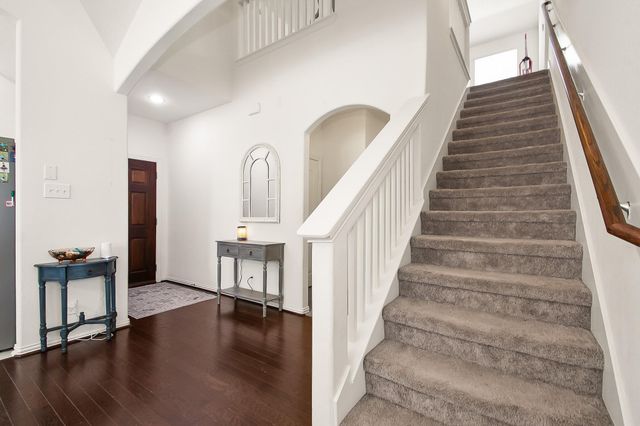 101 Long Meadow Ct, Clute, TX 77531
