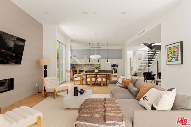 721 N Vista Street, Los Angeles, CA 90046