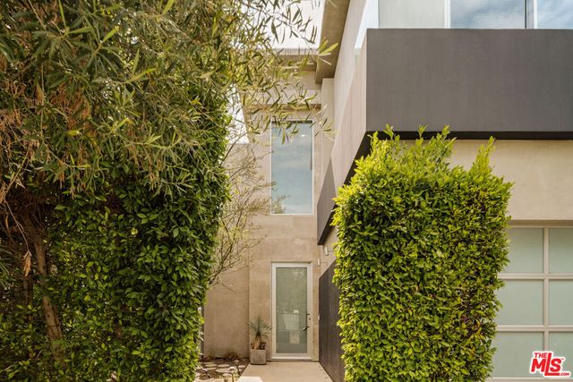 721 N Vista Street, Los Angeles, CA 90046