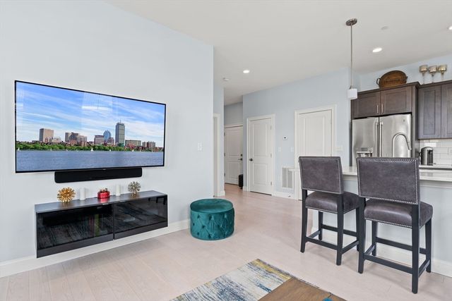 170 W Broadway 412, Boston, MA 02127