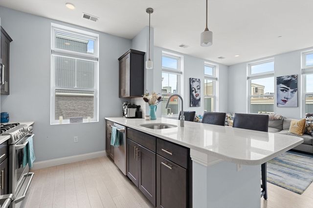 170 W Broadway 412, Boston, MA 02127