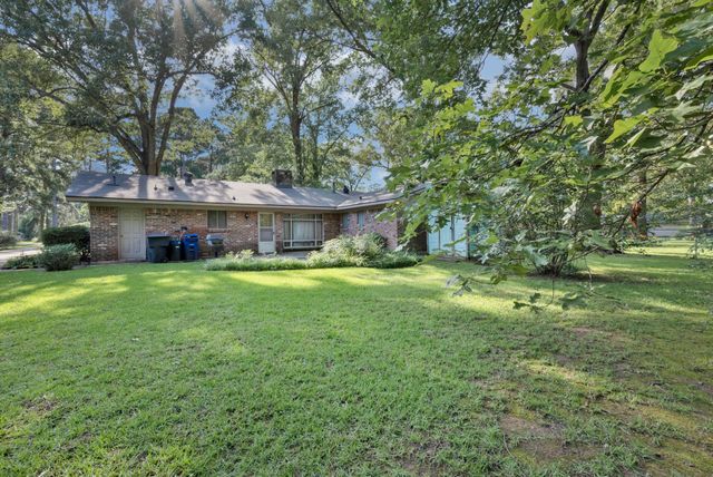 3053 Pines Road, Shreveport, LA 71119